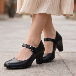 Sofft Mary Jane Leather Pump 9.5 NWOT